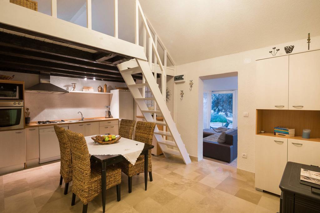 Holiday Home Zlatni San - Private Heated Pool Bol Habitación foto
